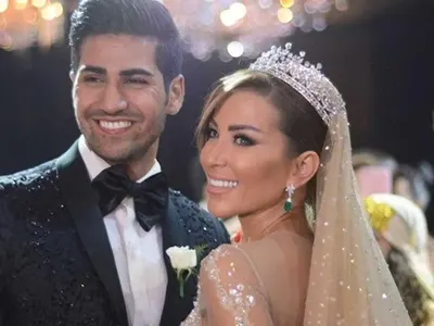 Енджи Касабие се омъжва два пъти за съпруга си