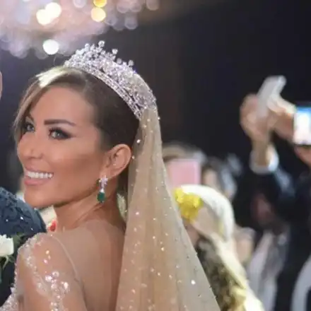 Енджи Касабие се омъжва два пъти за съпруга си