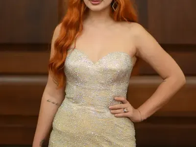 Ергенка учи фенове на магии