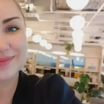 Еротична вечер си устрои Галя от "Каризма"