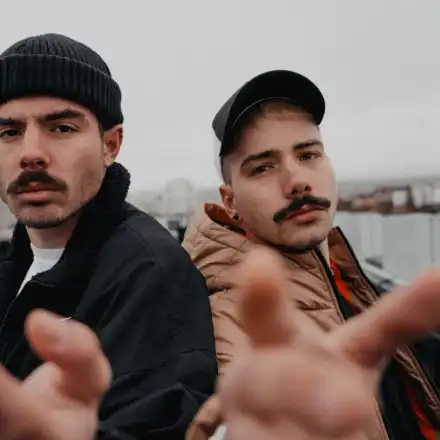 Феновете реват: „Молец“ се разпада!