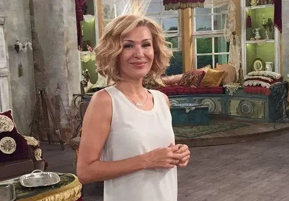 Гала избелва зъби от 40 години