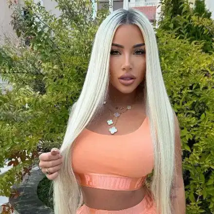 Гери-Никол показа гаджето си навръх Хелоуин! (ФОТО)