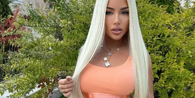 Гери-Никол показа гаджето си навръх Хелоуин! (ФОТО)