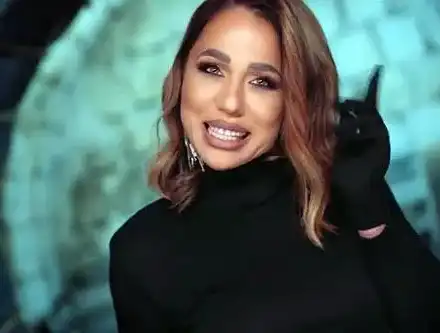 Ина, изпълнителката на „Зелено“, се  завърна  след 20 години