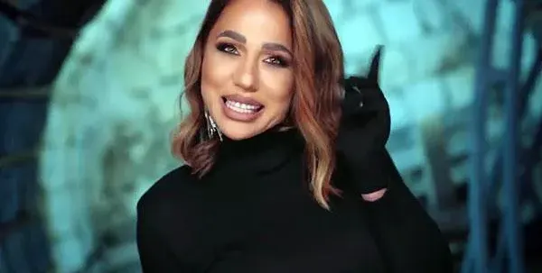 Ина, изпълнителката на „Зелено“, се  завърна  след 20 години