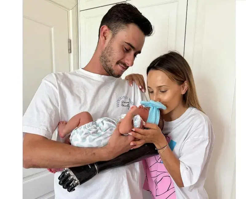 ИЗПОВЕД! Синът на Карамански: Не знаех как ще гледам бебе с една ръка