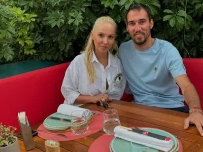 Жената на Попето скочи на екранния Гунди