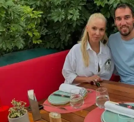 Жената на Попето скочи на екранния Гунди