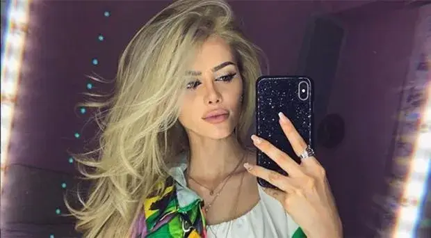 Лидия обикаля мола с тайнствен мъж