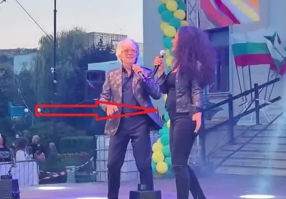 Мариана Попова с корем като бременна