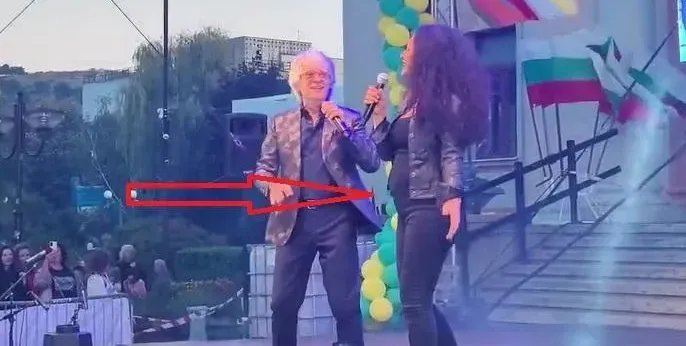 Мариана Попова с корем като бременна