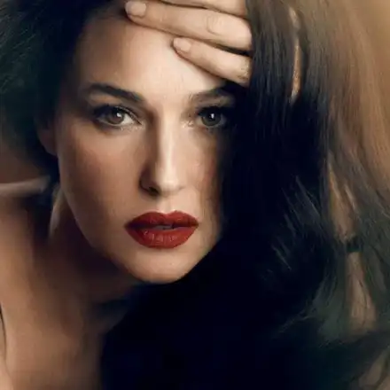 Моника Белучи с пловдивско куче