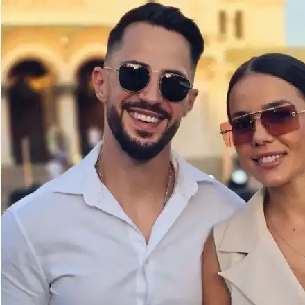 Наум и Теа крият кола за 120 бона! Чакат пари от реклама (СНИМКИ)