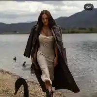 Николета не е патка – иска с лебедите!