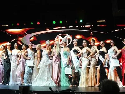 Огромен гаф на "Мис София"! Първо дадоха короната на една миска, след това на друга СНИМКИ