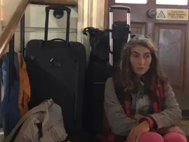 Остават на улицата в Лондон: Тризначките нямат пари да се върнат в България