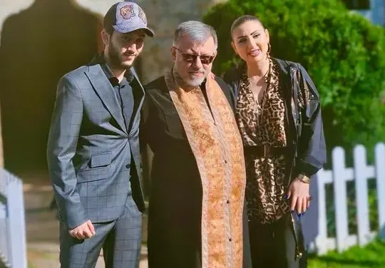 Отчаяни опити: Софка рисува икони, надява се църквата да вкара сина й в правия път