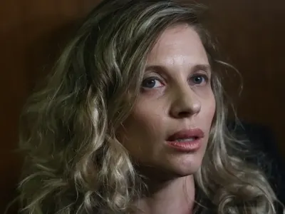 Папарашки удар: Ето го гаджето на ЛиЛана СНИМКИ