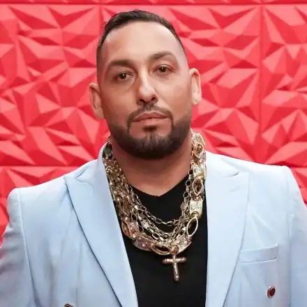 С ланци за 100 бона се кичи семейството на Георги от " Биг Брадър" СНИМКИ