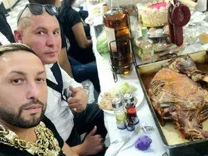 С ланци за 100 бона се кичи семейството на Георги от " Биг Брадър" СНИМКИ