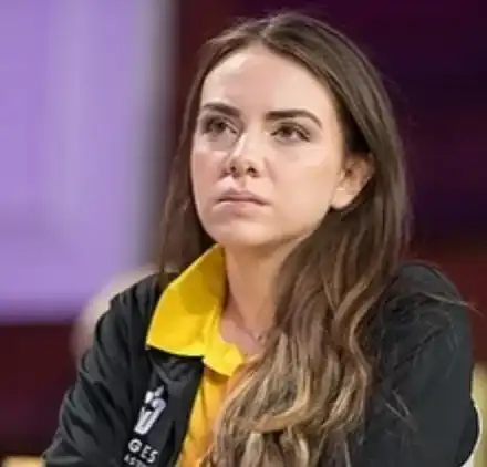 Шахматната царица Нургюл Салимова стана модел СНИМКИ