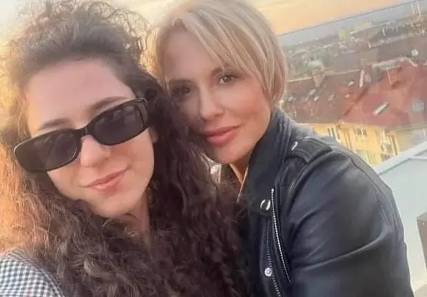 Щерката на Стефания Колева - красавица като майка си