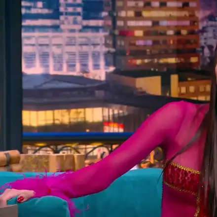 Скандалната Санта Китана печели от порно (Снимки)