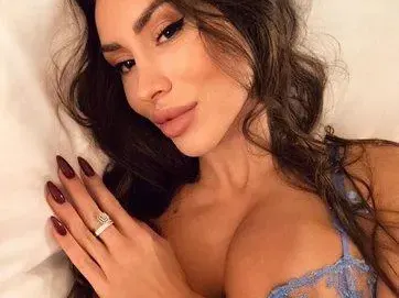 Скандалната Санта Китана печели от порно (Снимки)