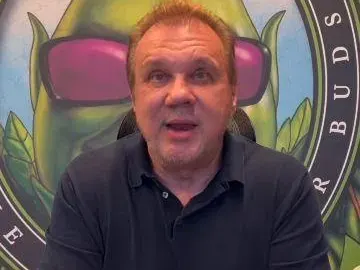 След развода с Цеци Красимирова: Биг Майк ОБЕЗОБРАЗЕН! (СНИМКИ)