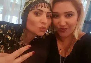 Софи Маринова заби индийска точка на челото си