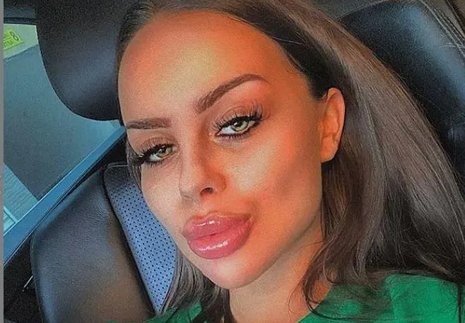Сузанита стана синеока