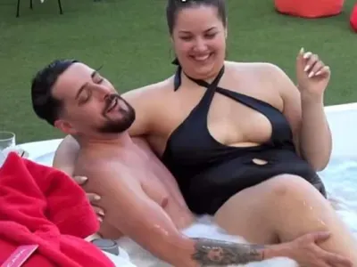 Свещеникът Марио спи и с мъже, и с жени