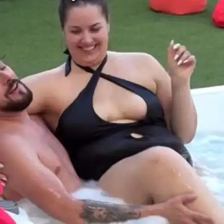 Свещеникът Марио спи и с мъже, и с жени