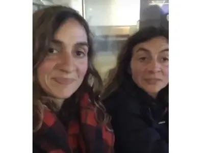 Удариха дъното: Две от тризначките просят в Лондон, за да се приберат у нас