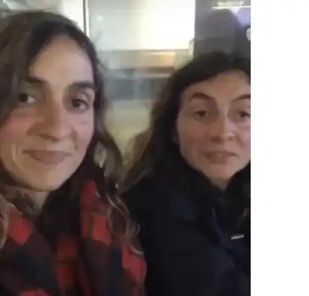 Удариха дъното: Две от тризначките просят в Лондон, за да се приберат у нас