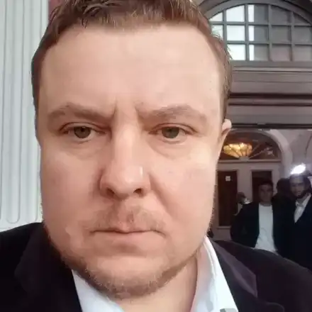 Васил Драганов  купи нов апартамент, търси и вила с басейн