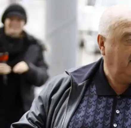 Венци Стефанов  се вози в майбах  за 500 бона