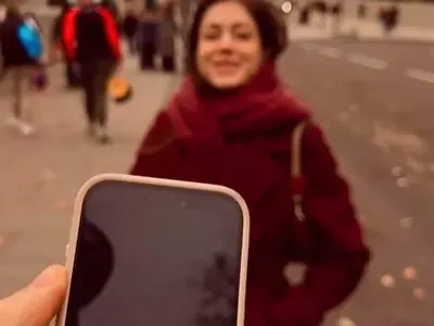 ВЛЮБЕНИ! Ергенът Виктор и новото гадже щастливи в Шотландия (СНИМКИ)