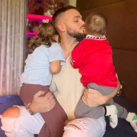 За първи път: Криско показва децата си в Арената