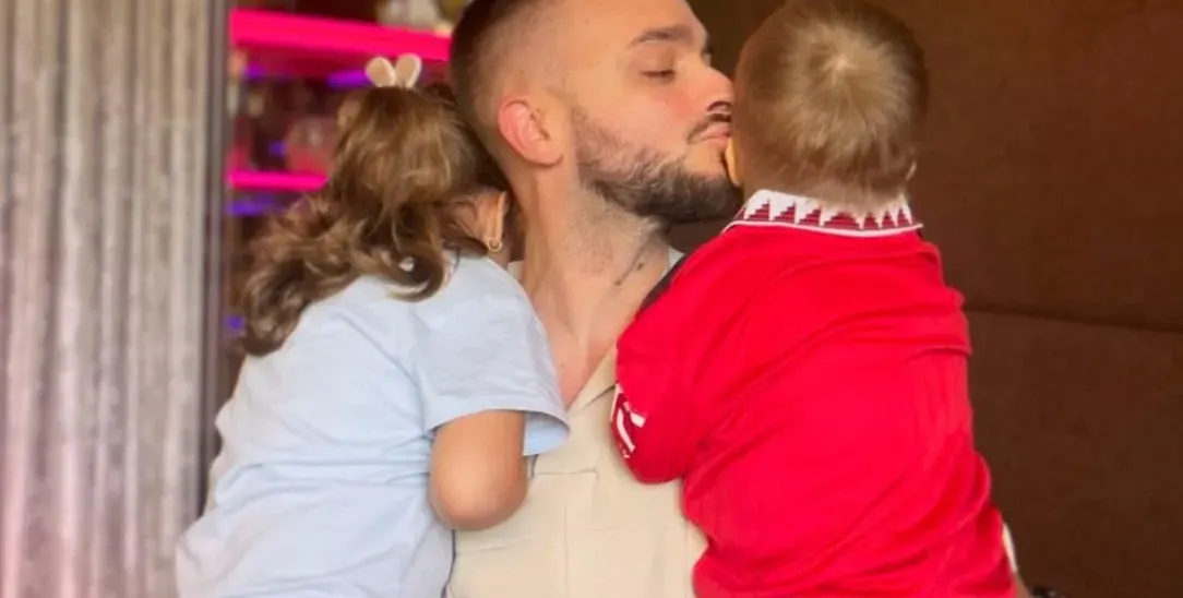 За първи път: Криско показва децата си в Арената