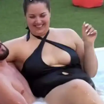 120-килограмовата  Веселка спала със 100 мъже