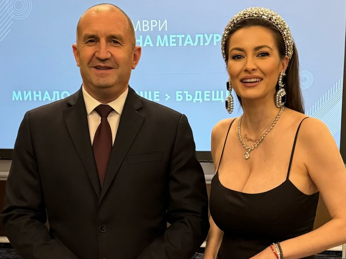 Гери Дончева завря огромните си бомби в носа на президента (СКАНДАЛНА СНИМКА)