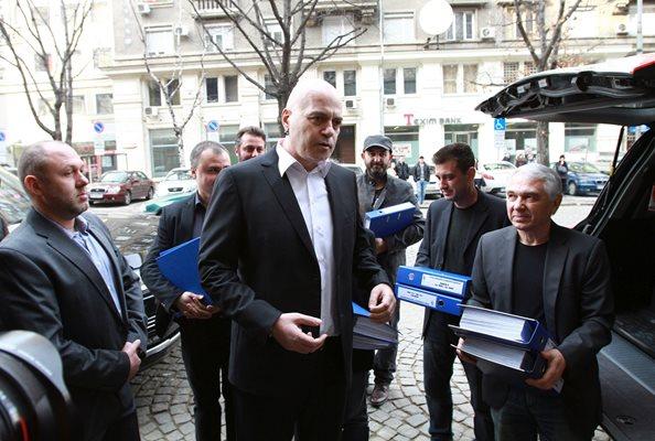 Слави Трифонов вкара бодигарда си в парламента