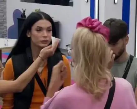 Анджела от “Биг брадър” се гаври със съквартирантка