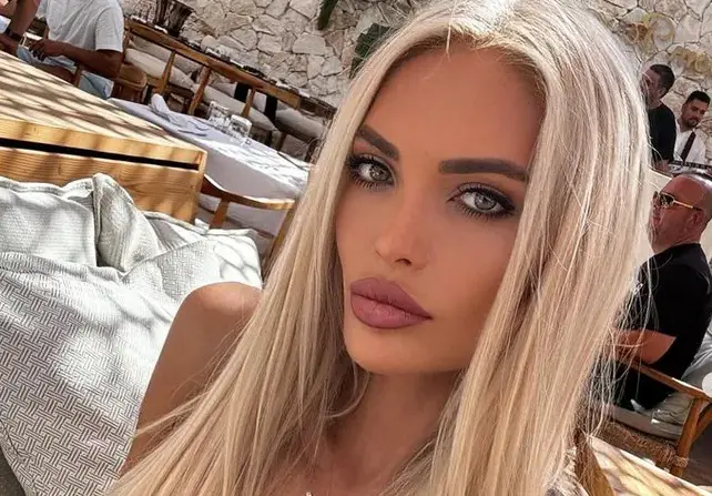 Анита на Рачков се глези в Мексико