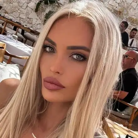 Анита на Рачков се глези в Мексико