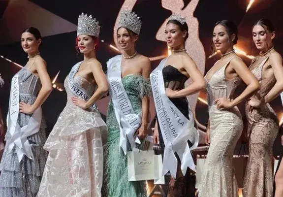 Българка на “Мис Вселена” сама си шие костюма