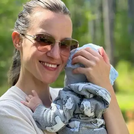 Дария лекува бебето с… ЦЕЛУВКИ