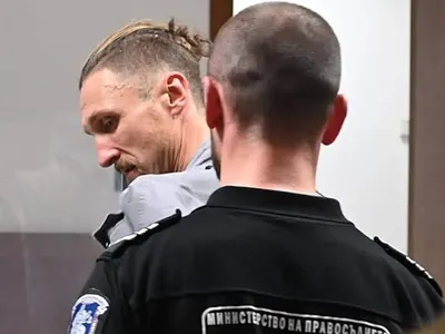 Димо Алексиев е алкохолик поне от 6 години. Пияният актьор предложил 1000 лева подкуп на полицаите